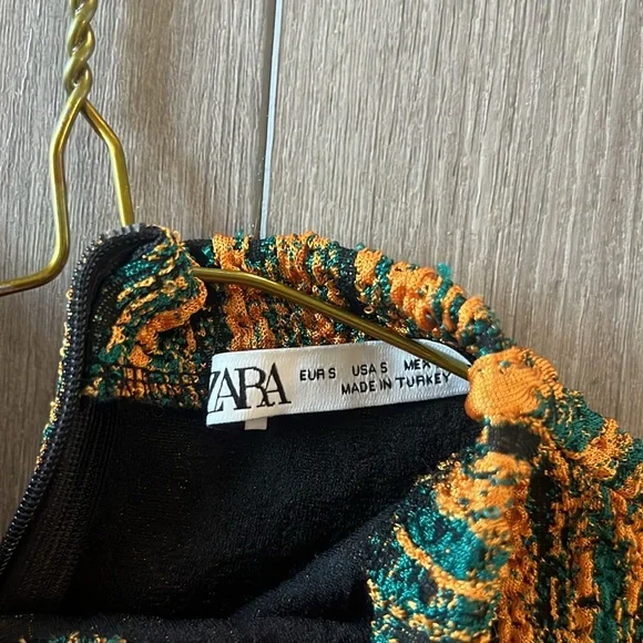 Zara | Cropped Tank/Shell - Picture 2 of 6